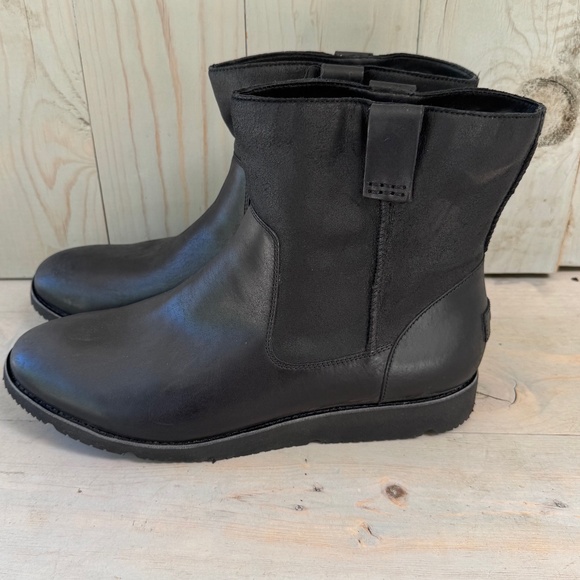 UGG THORWALD MENS WORK BOOTS LEATHER NEW - Picture 1 of 10